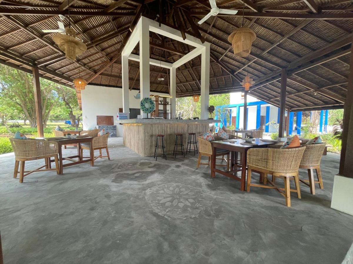 Blue Emocean Dive Resort Moyo Island Exterior foto